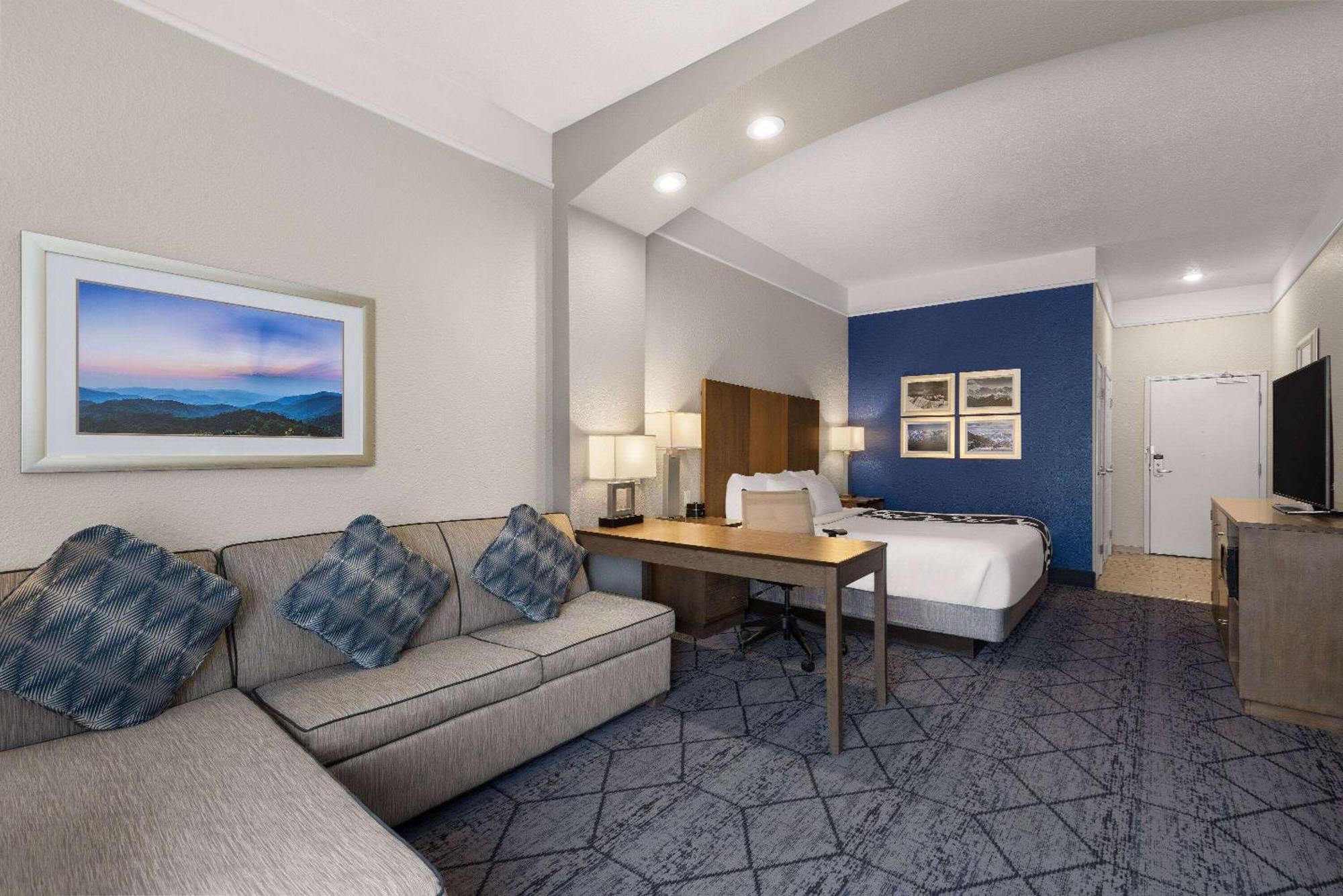 La Quinta Inn And Suites By Wyndham At Watiki Waterpark Rapid City Exterior foto